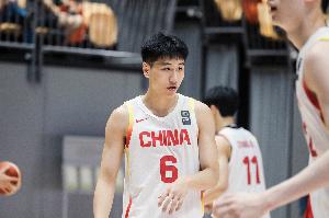 内外开花!崔新泉半场5中4贡献9分 三分2中1