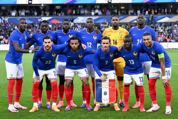 星空电竞平台-姆巴佩牛刀杀鸡追格子，坎特回归惊喜连连